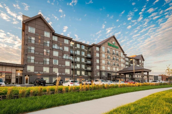 Sandman Hotel Hamilton image 1