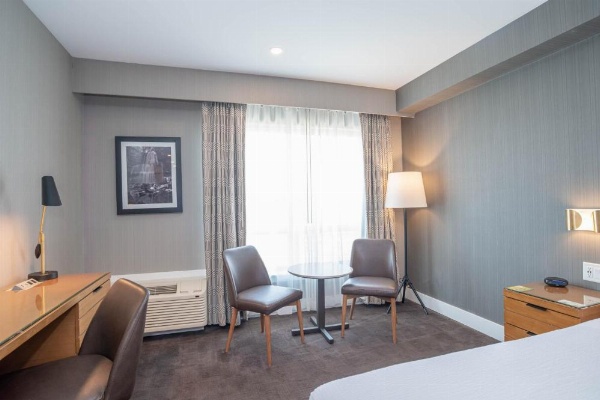 Sandman Hotel Hamilton image 15