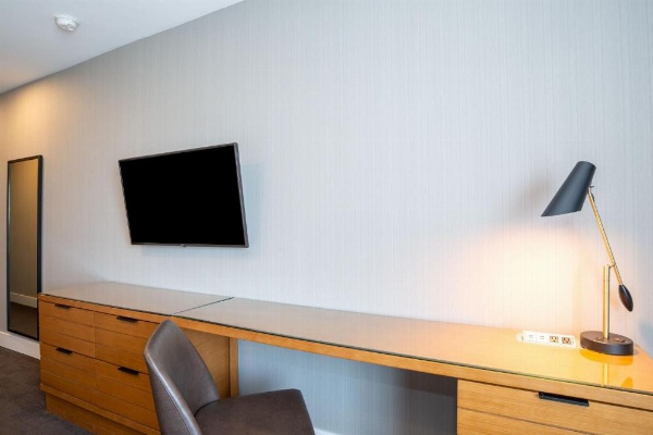 Sandman Hotel Hamilton image 16